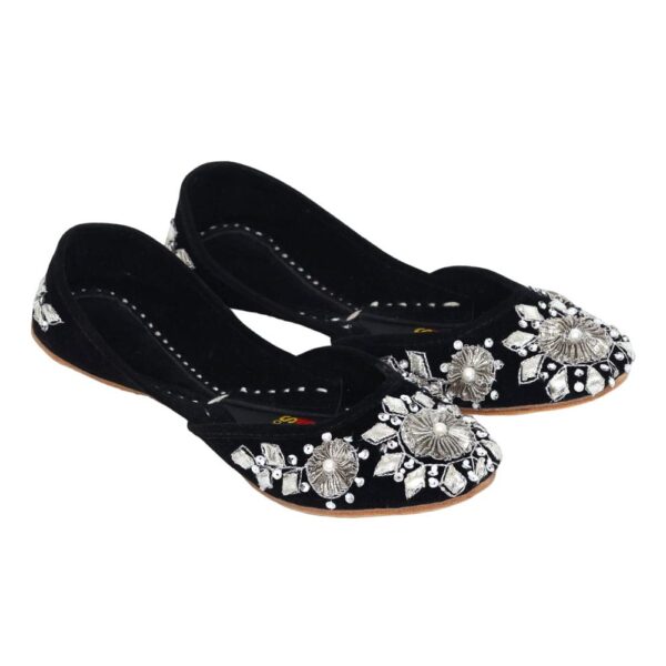 Black Velvet - Image 4