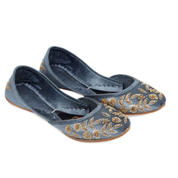 Royal Charm - Image 4